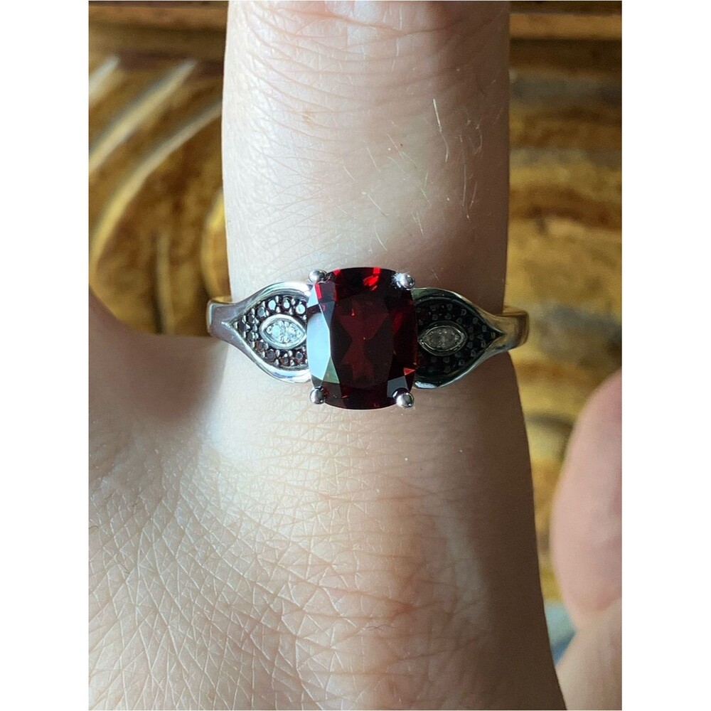 Vermelho Red Garnet White Diamond Ring Size 9